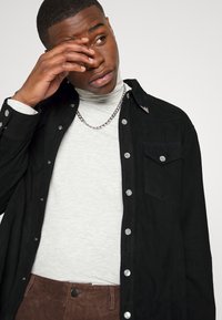 Deadwood HELLAS - Camisa - black