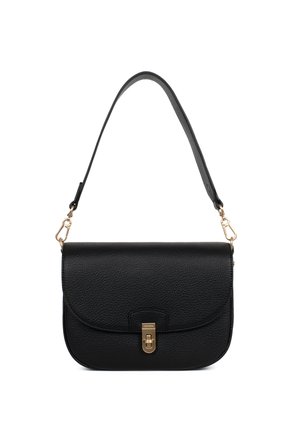 Sac d'épaule en cuir noir texturé avec rabat arrondi et fermoir et attaches dorés sur la sangle.