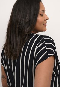 Kaffe Curve KCSIDA - Blus - black deep chalk stripe