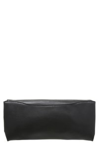 Trousse à crayons en cuir noir à texture lisse, de forme rectangulaire avec une légère courbe sur le bord supérieur. Fermeture éclair sur un côté.