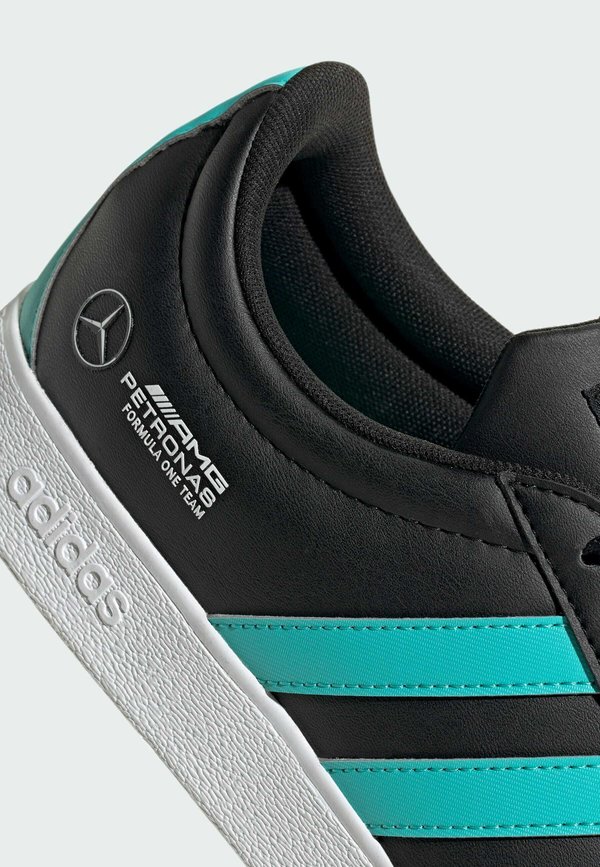 MERCEDES - AMG PETRONAS FORMULA ONE TEAM VL COURT - Trainers4