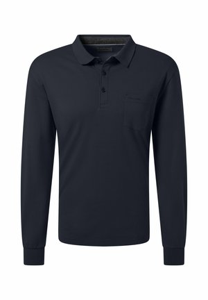 Dunkelblauses Langarm-Polohemd mit Kragen, drei Knopfverschluss und Brusttasche vor weißem Hintergrund.