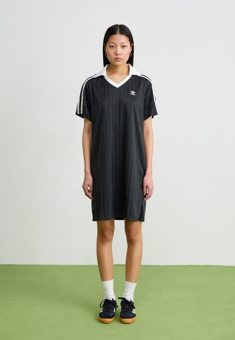adidas Originals - V NECK DRESS - Jerseykjole - black, Forstør