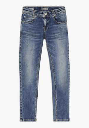 Vaqueros de mezclilla azul de corte slim para niños con sutiles detalles desgastados y desteñidos, cierre frontal con botón y cremallera, y diseño de cinco bolsillos.