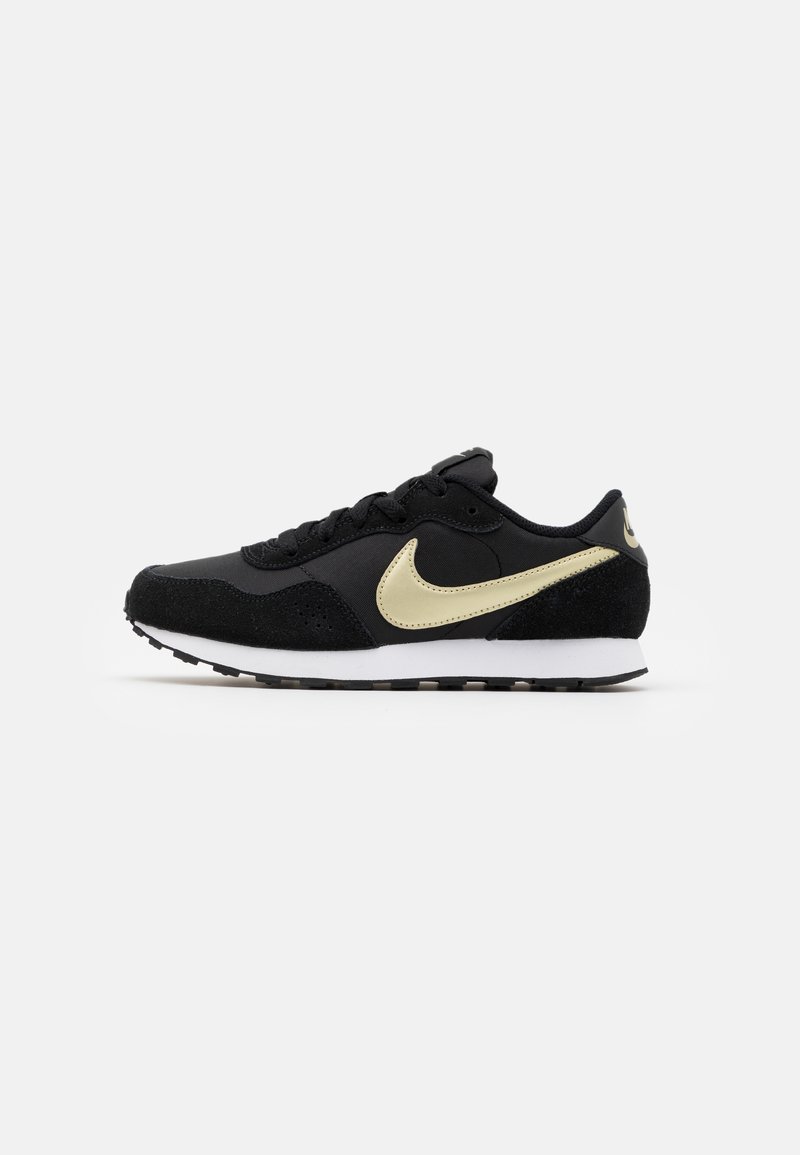 valiant unisex nike