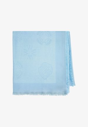 Lichtblauwe sjaal van zachte stof, met reliëfpatronen en franjes aan de randen. Het ontwerp bevat verschillende geometrische vormen.