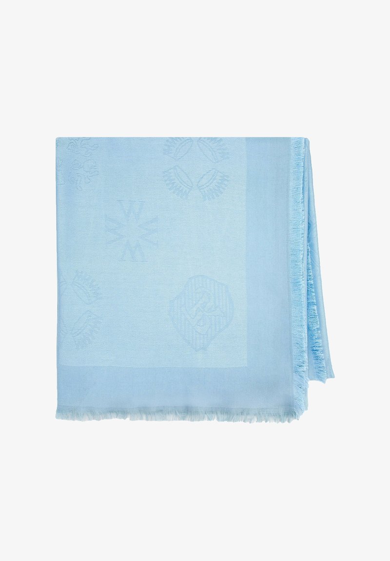 Lichtblauwe sjaal van zachte stof, met reliëfpatronen en franjes aan de randen. Het ontwerp bevat verschillende geometrische vormen.