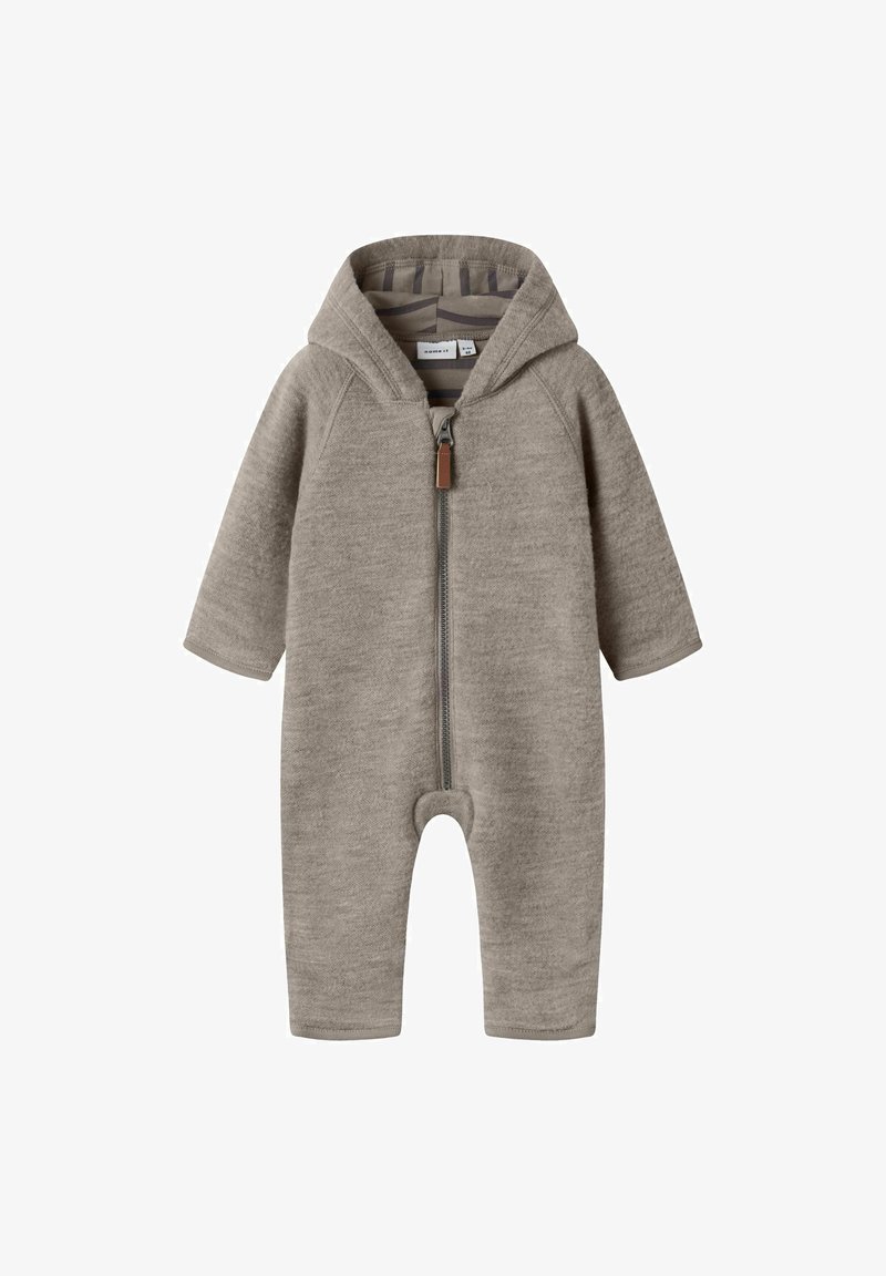 Grau Baumwolle Einteiler mit Kapuze, durchgehendem Reißverschluss, langen Ärmeln und gerippten Bündchen. Weiche Textur und minimales Design.