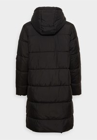 Manteau long matelassé noir avec quilting horizontal et capuche attachée, présenté de dos sur un fond blanc uni.