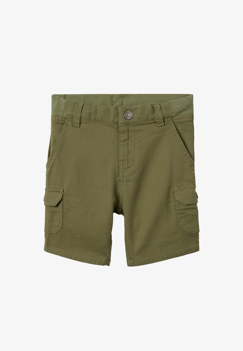Olijfgroene cargoshorts met elastische tailleband, voor- en zijzakken en een metalen knoopsluiting. Gemaakt van een katoenmengsel.