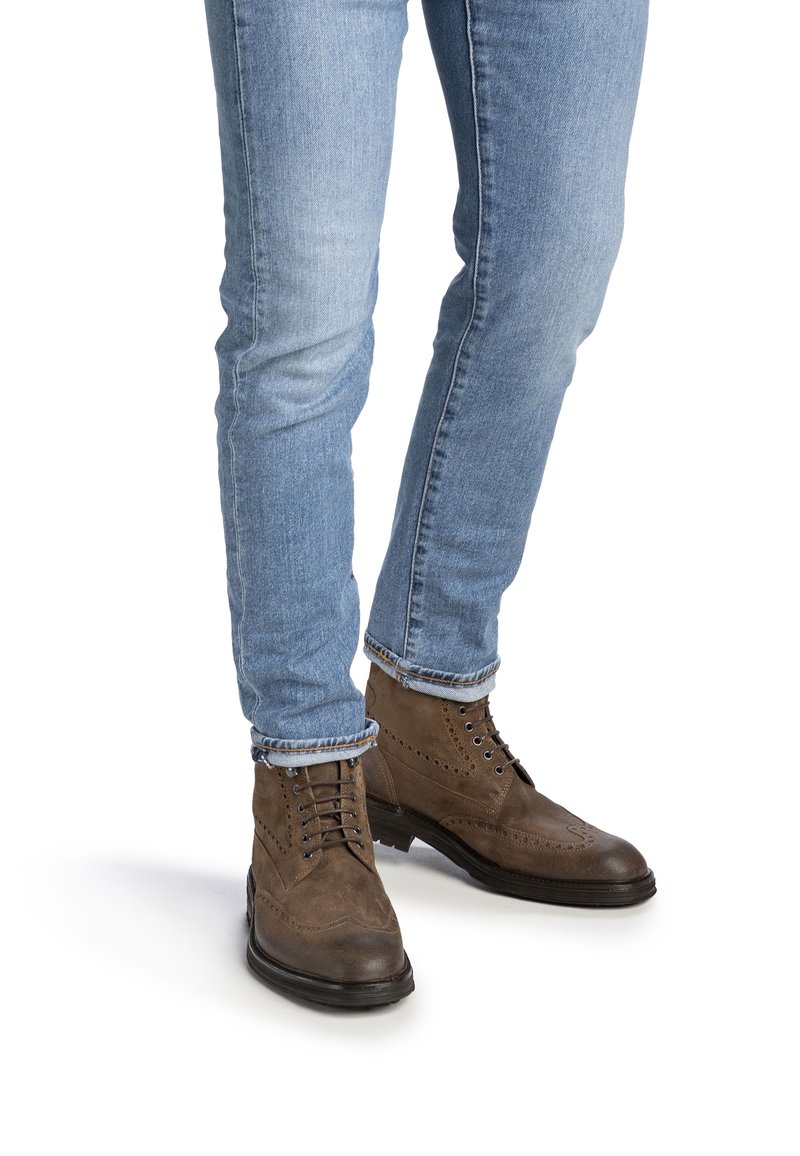 Floris van Bommel Botki sznurowane