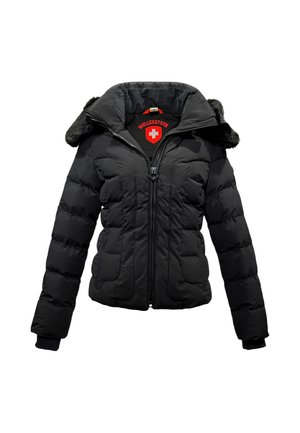 Schwarze wattierte Winterjacke mit pelzbesetzter Kapuze, Frontreißverschluss und rotem Wellensteyn-Logoaufnäher innen am Kragen.