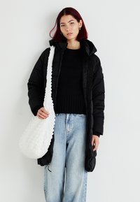 GAP LOGO LONG PUFFER COAT - Vinterkåpe / -frakk - black