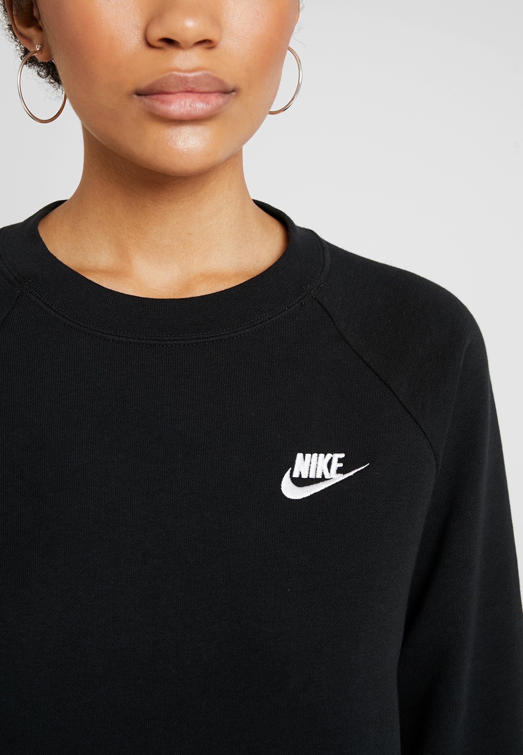 Nike Sportswear W NSW ESSNTL CREW FLC Sweatshirt black Nike Sportswear Sweatshirt blackwhite Zalando.at