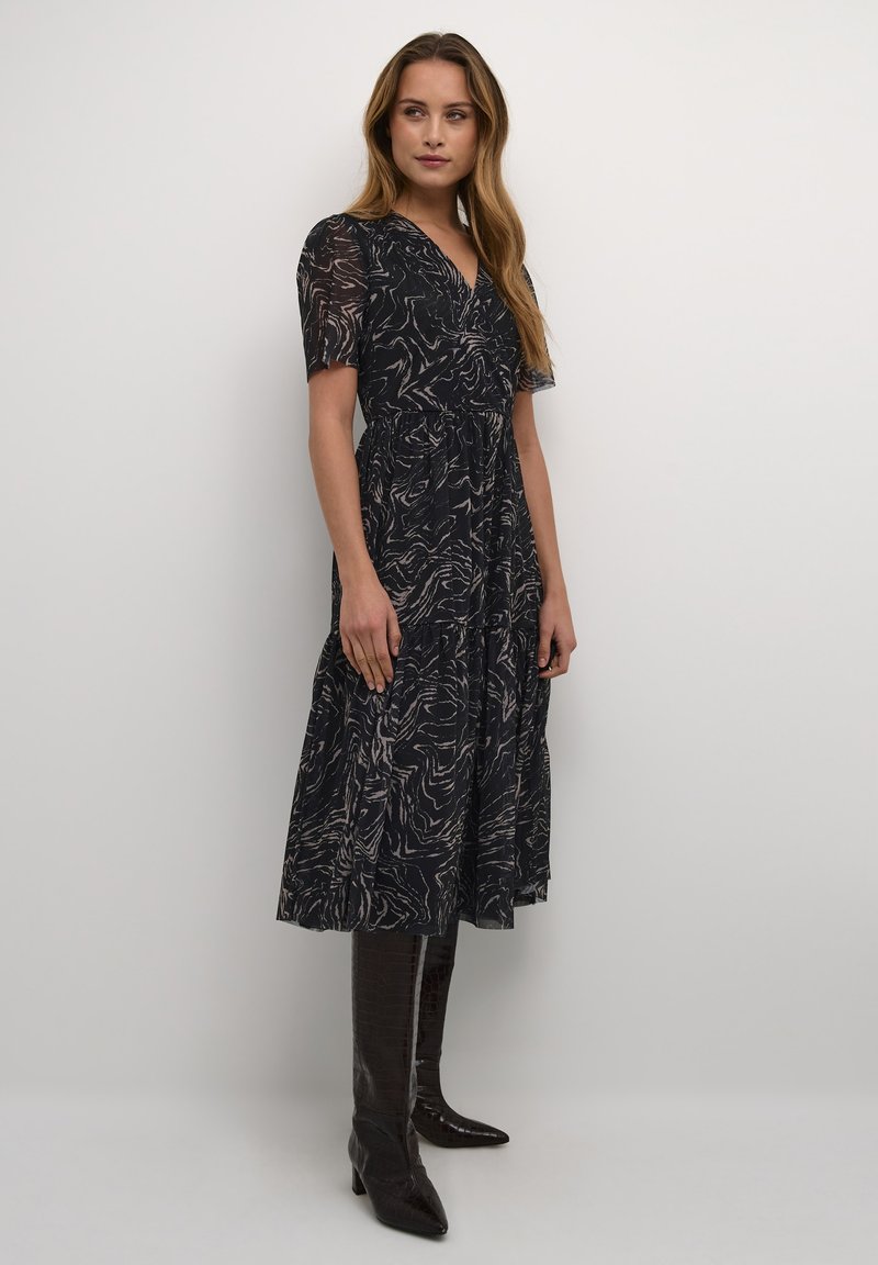 Soaked in Luxury ALDORA - Kasdienė suknelė - black swirl print