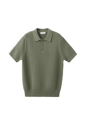 Polo de punto verde oliva de manga corta con patrón texturizado de gofre, tapeta de tres botones y cuello y dobladillo acanalados.