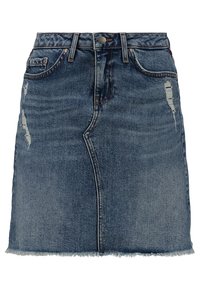 Tummansininen farkkuhame, joka on muotoiltu istuvaksi, siinä on kuluneita yksityiskohtia ja repaleinen helma. Hameessa on etutaskut ja klassinen viiden taskun malli.