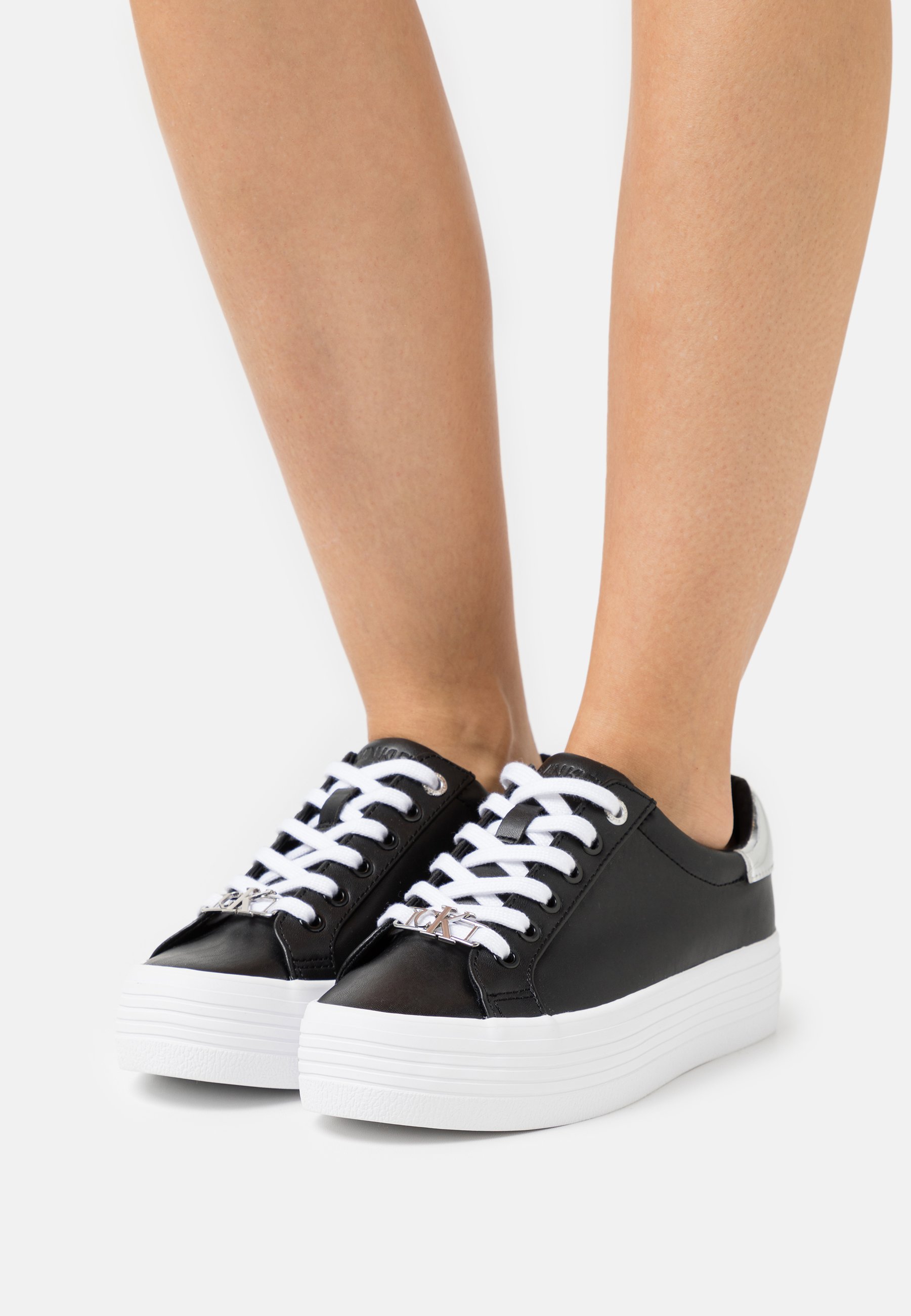 Calvin Klein Jeans FLATFORM LACE UP - Sneakers laag - black/Zwart -  Zalando.be