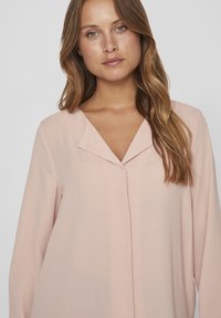 VILA VILUCY - Bluse - misty rose