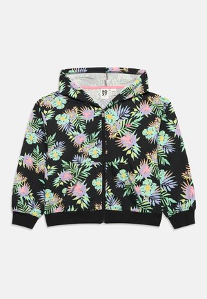 Jachetă neagră cu glugă și fermoar, cu modele florale pastelate și frunze verzi, prevăzută cu buzunare în față.