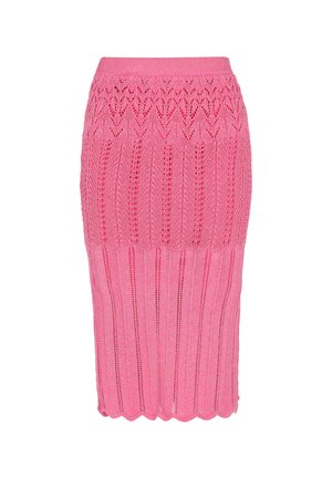 Gonna a matita rosa lavorata a maglia con motivi intricati in pizzo e orlo smerlato, caratterizzata da una vita aderente.