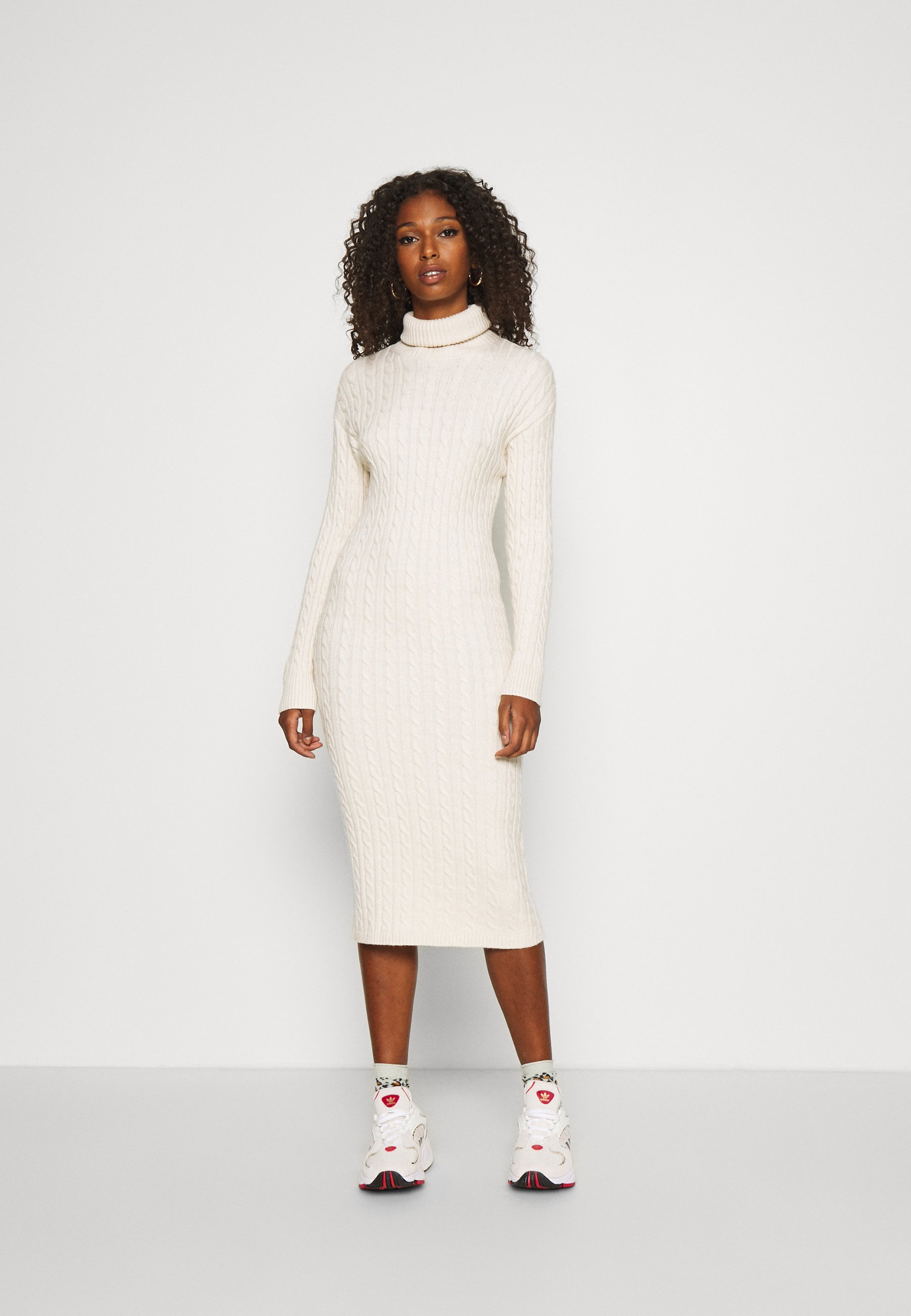 Fashion Union Fodralklänning cream Zalando.se Fashion Union Tall TEL Stickad klänning cream Zalando.se