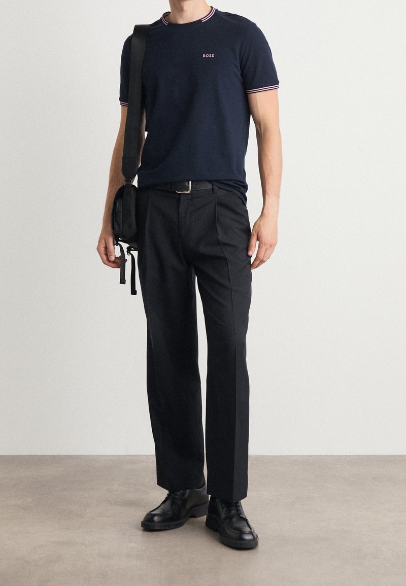 BOSS T-Shirt basic dark blue/dunkelblau (Pre-owned) Zalando