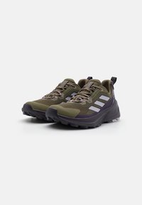 Adidas Terrex TRAILMAKER 2 - Pārgājienu apavi - olive strata/silver dawn/preloved fig