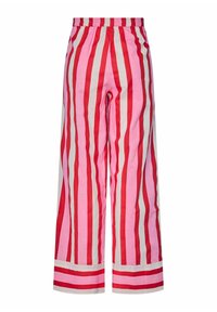 Pantalons rayés avec de larges rayures verticales rouges et roses, une taille élastique et une coupe ample et raccourcie avec des accents de bord contrastants.