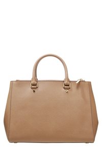 Vaaleanruskea keinonahkainen käsilaukku, jossa on jämäkkä muoto, kaksi yläkahvaa, kullanväriset metalliosat ja vetoketjullinen suljenta. Pinnan tekstuuri sisältää hienovaraisen kuosin.