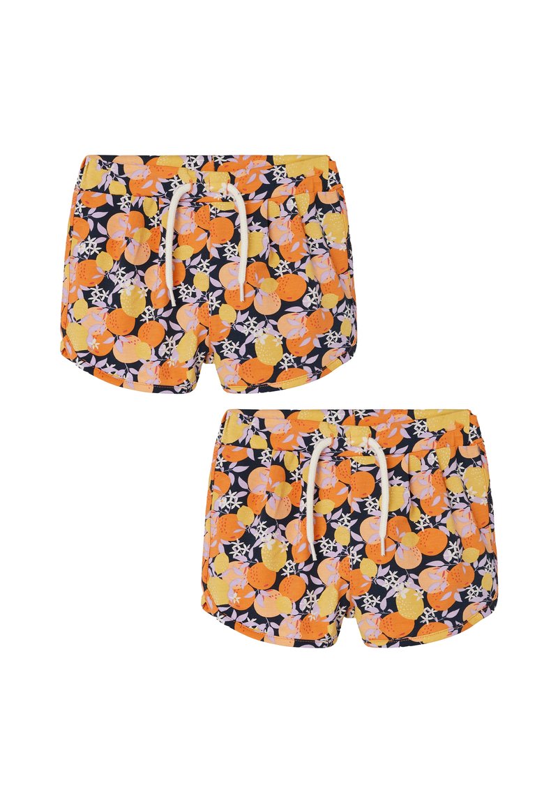 Bunte Badeshorts mit schwarzem Hintergrund und fruchtigen Mustern in Orange, Gelb und Pink, elastischem Bund und weißem Kordelzug.