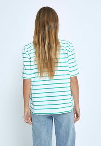 Desires ELIN - Trükipildiga T-särk - s ming green stripe