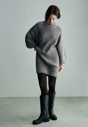 OVERSIZE WITH VOLUMINOUS SLEEVES MIDI - Strikkjoler - grey