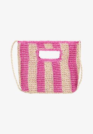 Sac rectangulaire en paille tissée avec des rayures verticales roses et naturelles, une poignée découpée et une bandoulière tressée.