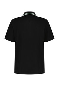 Zwarte geribbelde polo met korte mouwen en een klassieke kraag met groene en witte accentstrepen. Gladde textuur, ontspannen pasvorm.