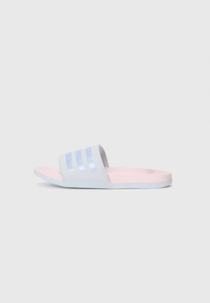 Light blue slide sandal with three glossy stripes, soft pink footbed, flat sole, and minimalistic design, made of synthetic material.