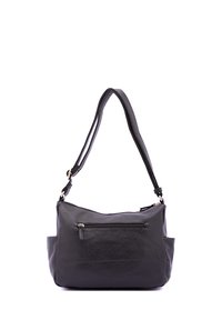 Borsa a tracolla in pelle nera con una texture liscia, una singola tracolla regolabile e una tasca anteriore con zip per un'archiviazione sicura.