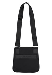 Czarna torba na ramię wykonana z tkaniny, o prostokątnym kształcie, z teksturowanymi akcentami i plecionym paskiem z wytłoczonym logo. Regulowana długość.