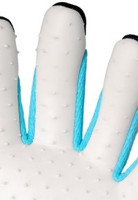 Weißer Handschuh mit strukturierten Oberflächen und blauen Stoffakzenten, der über fünf Finger und abgerundete Spitzen verfügt und ideal für Grip und Manövrierfähigkeit ist.