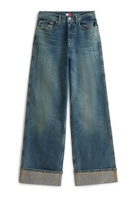 Pantalones vaqueros de pierna ancha en un lavado azul medio, con cintura alta, herrajes plateados y puños doblados con una tela interior de contraste.