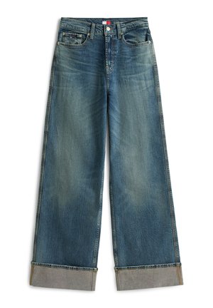 Plačiųjų kojų džinsai iš blauzdinės medžiagos vidutinio mėlynumo, su aukštu liemeniu, sidabrine aparatūra ir sulenktais manžetais su kontrastuojančia vidine audinio dalimi.