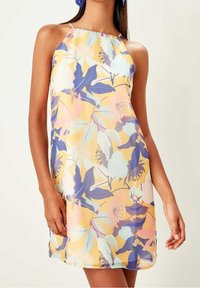 Trendyol Freizeitkleid - white