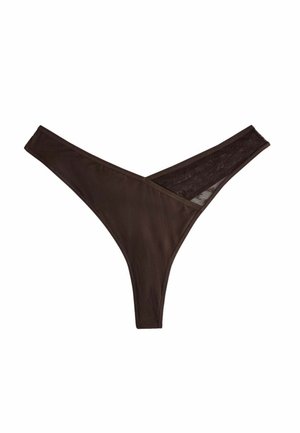 Hnedé tanga s hladkým materiálom, s predným dizajnom v tvare V a priesvitnými čipkovými akcentmi po stranách. Minimálne zakrytie a elastický materiál.