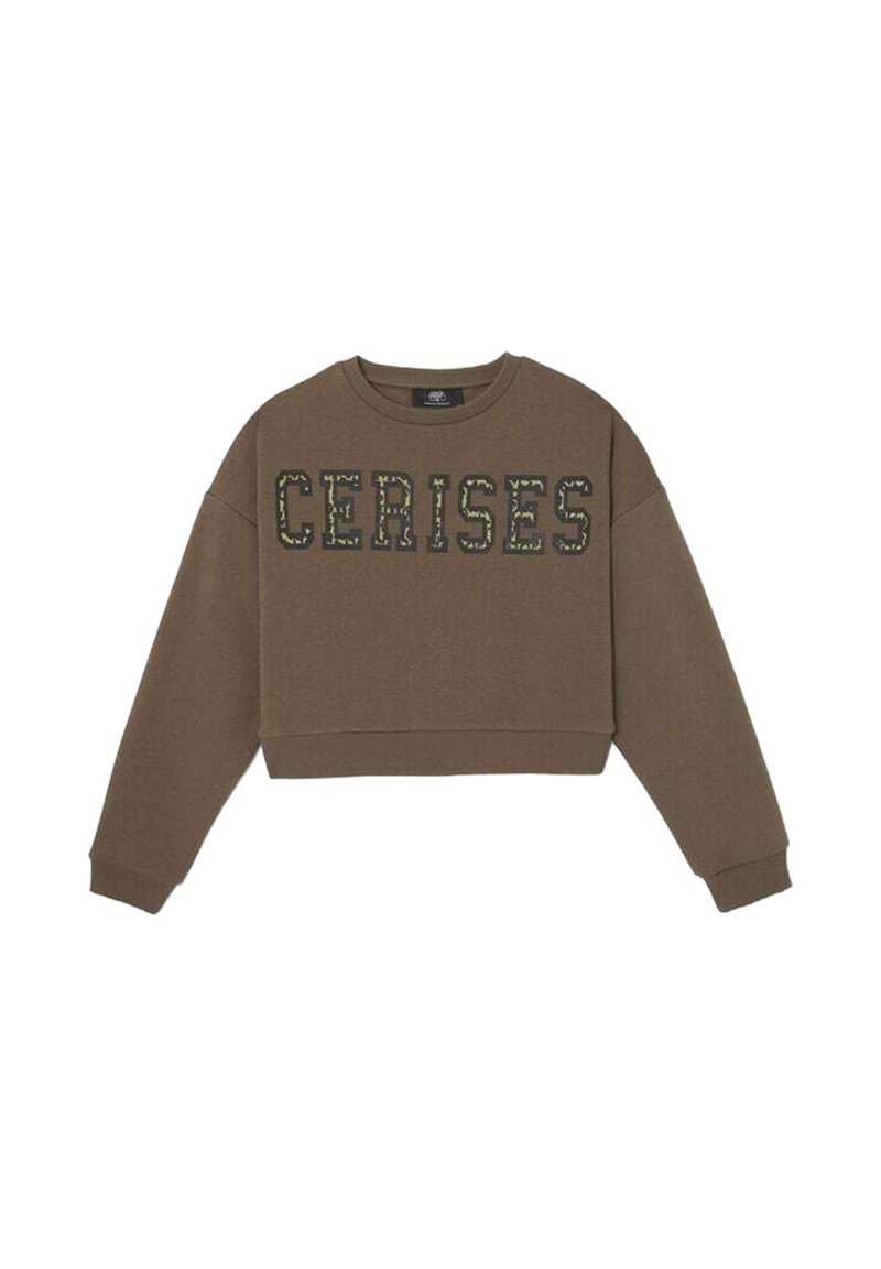 Sweatshirt court marron en tissu doux, avec le texte "CERISES" dans un motif camouflage sur le devant. Poignets et ourlet côtelés.