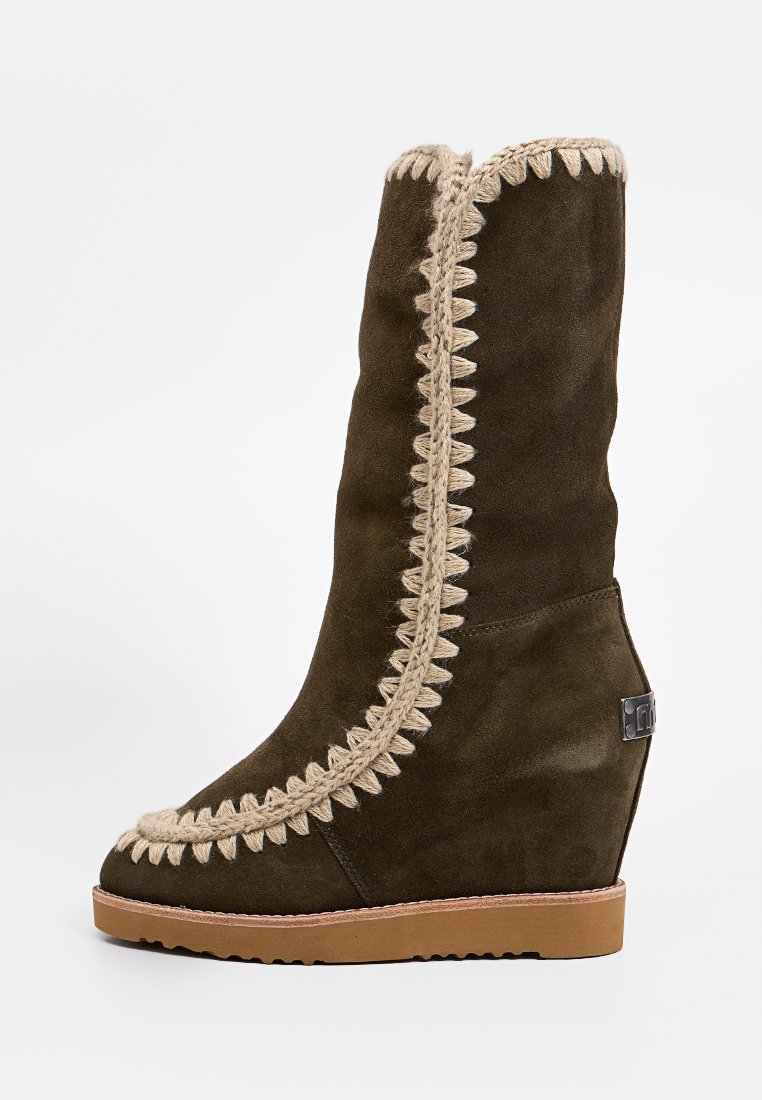 Mou Laarzen met sleehak olijfgroen