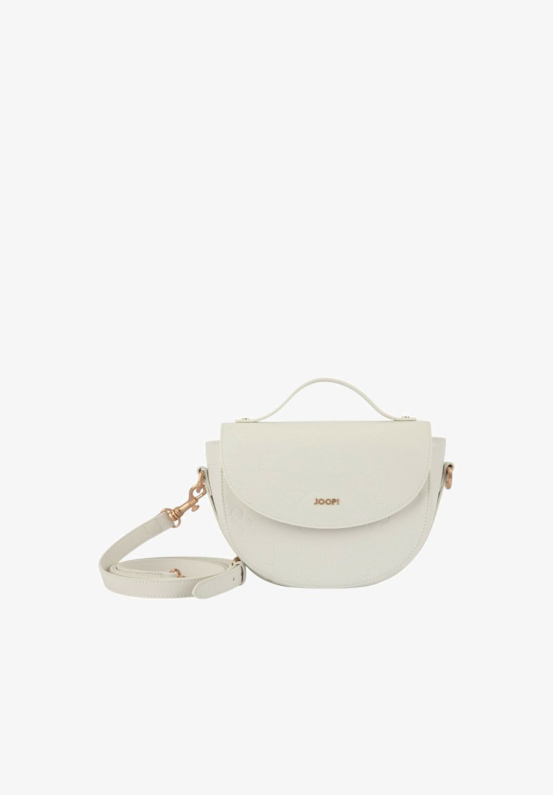 Bolso blanco semicircular con asa superior, correa de hombro desmontable y cierre dorado con el logo JOOP! en la solapa.