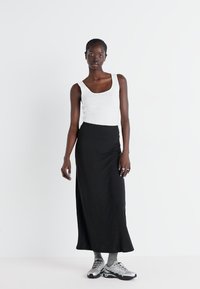 Weekday SIGNE DRAPY SKIRT - Jupe trapèze - black