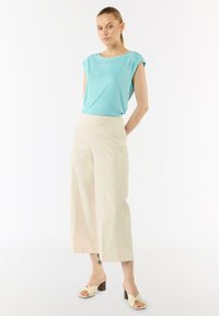 comma MIT ÜBERSCHNITTENEN SCHULTERN UND RAFFUNG - T-Shirt basic - helles türkis