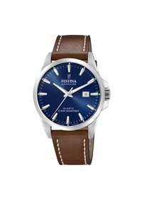 Montre à quartz avec un cadran bleu, une lunette en argent et un bracelet en cuir marron, dotée de marqueurs d'heure blancs et d'un guichet de date. Résistance à l'eau jusqu'à 10 bars.