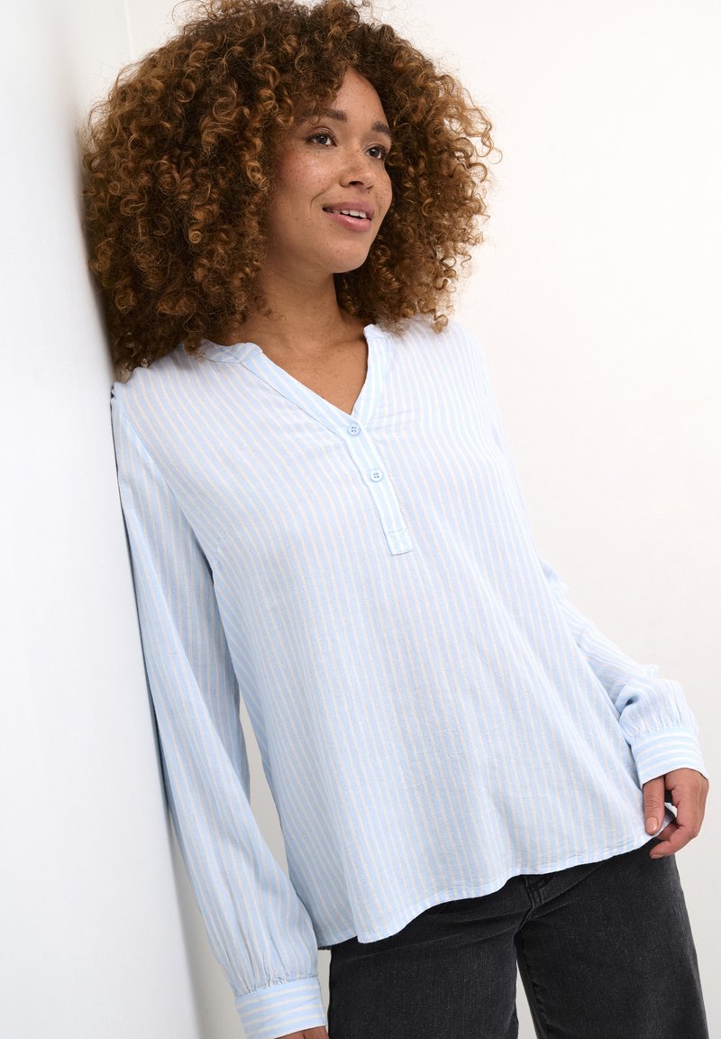 Kaffe KAMILIA - Bluse - windsurfer chalk stripe